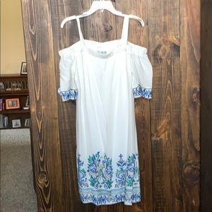 Dress, white off shoulder, detailed embroidery